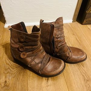 Miz Mooz Octavia Leather Ankle Booties Laces Buttons Zipper Wedge Heel Brown 8